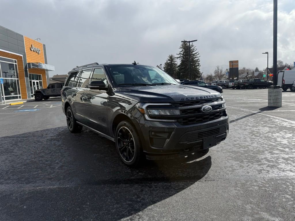Used 2022 Ford Expedition Max Limited AWD/4WD image 2