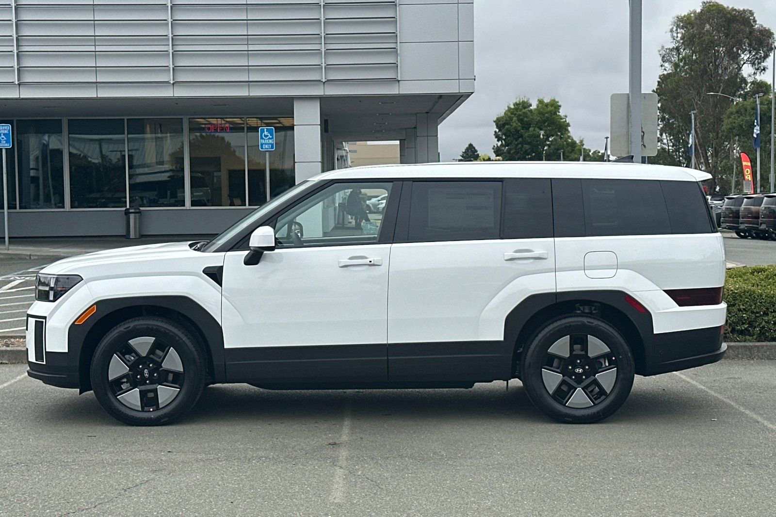 New 2026 Hyundai Santa Fe SE image 7