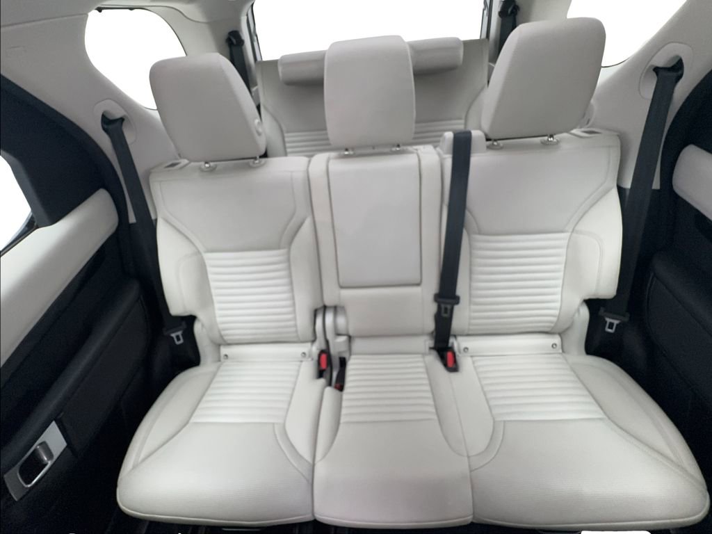 Used 2025 Land Rover Discovery S AWD/4WD image 20