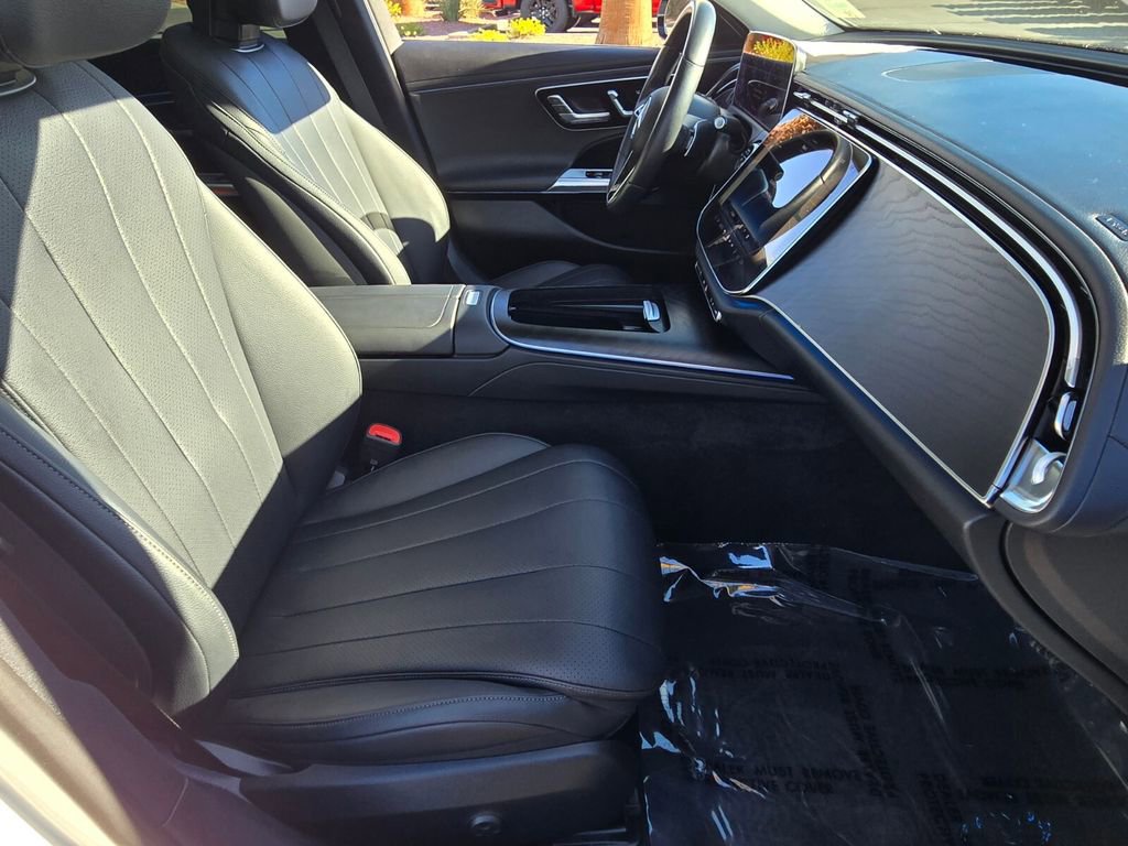 Used 2025 Mercedes-Benz E 350 Sedan image 15