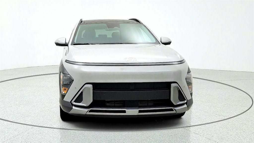 Used 2026 Hyundai Kona Limited FWD image 2