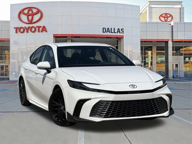 Used 2025 Toyota Camry SE FWD image 1