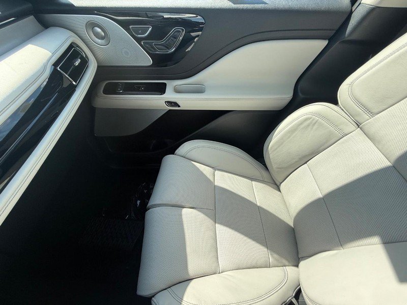 New 2027 Lincoln Aviator Reserve AWD/4WD image 16