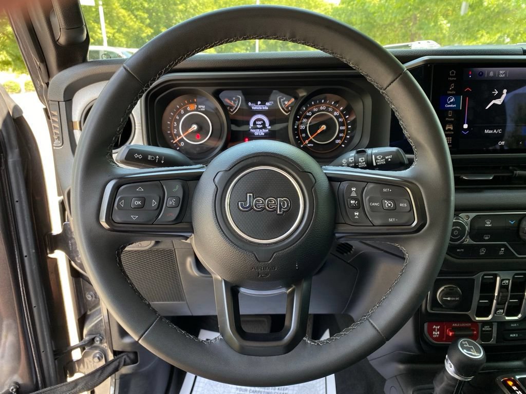 Used 2025 Jeep Wrangler Unlimited Sport AWD/4WD image 12