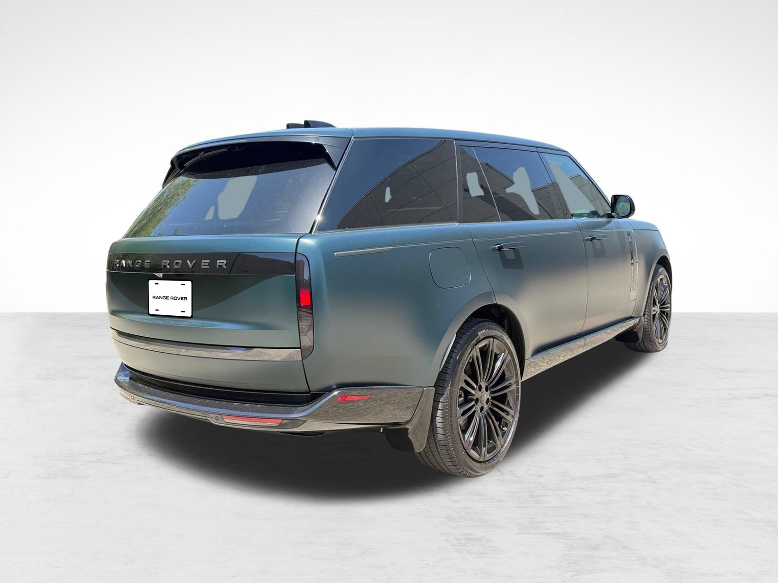 New 2026 Land Rover Range Rover Long Wheelbase SE AWD/4WD image 9