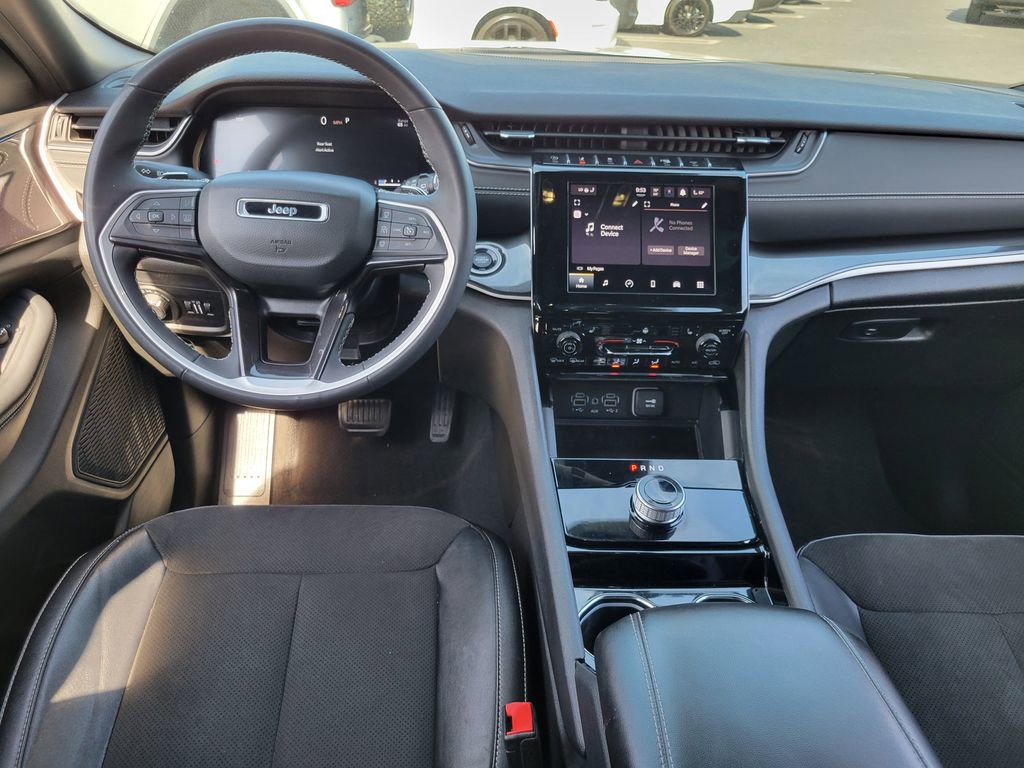 Used 2023 Jeep Grand Cherokee L Laredo image 4