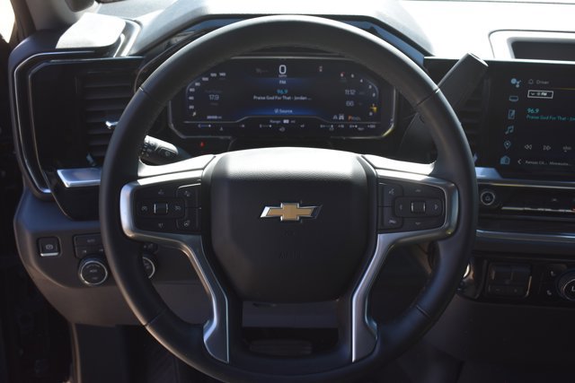 Used 2025 Chevrolet Silverado 1500 LT image 18