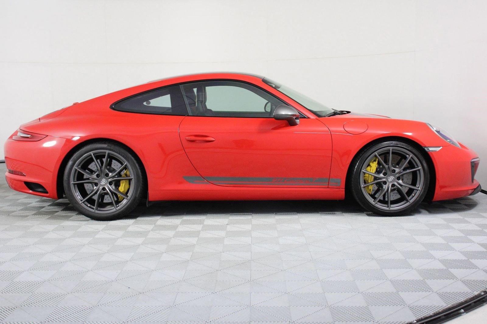 Certified 2019 Porsche 911 Carrera T RWD image 12