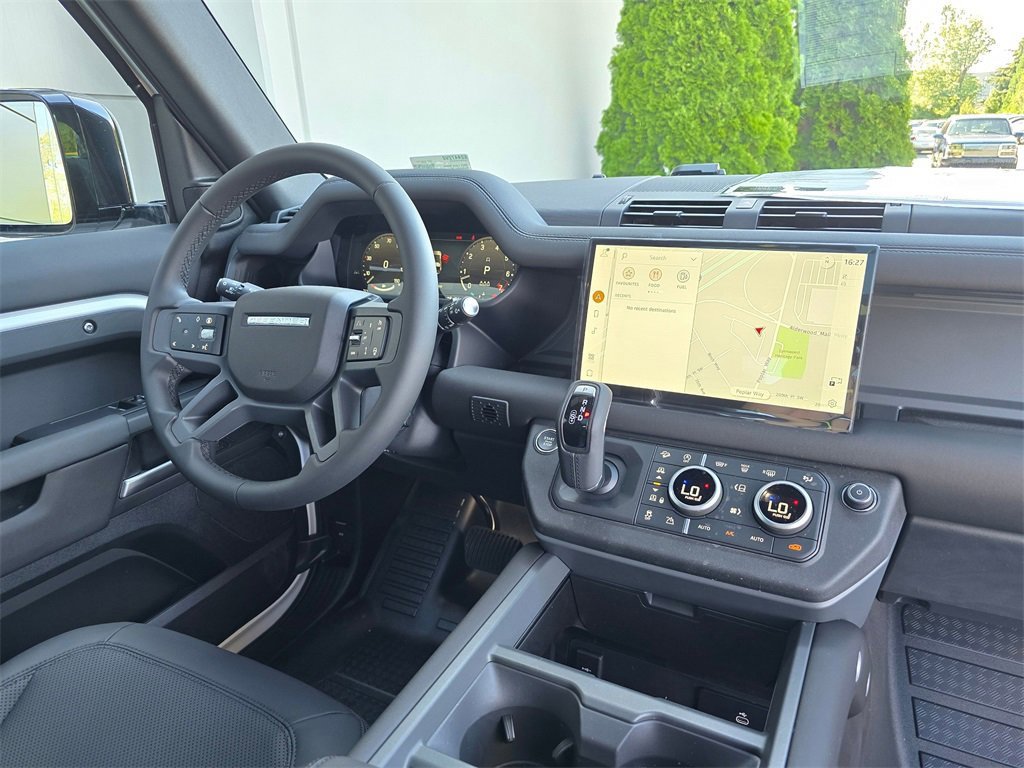 New 2025 Land Rover Defender 90 X-Dynamic SE image 27