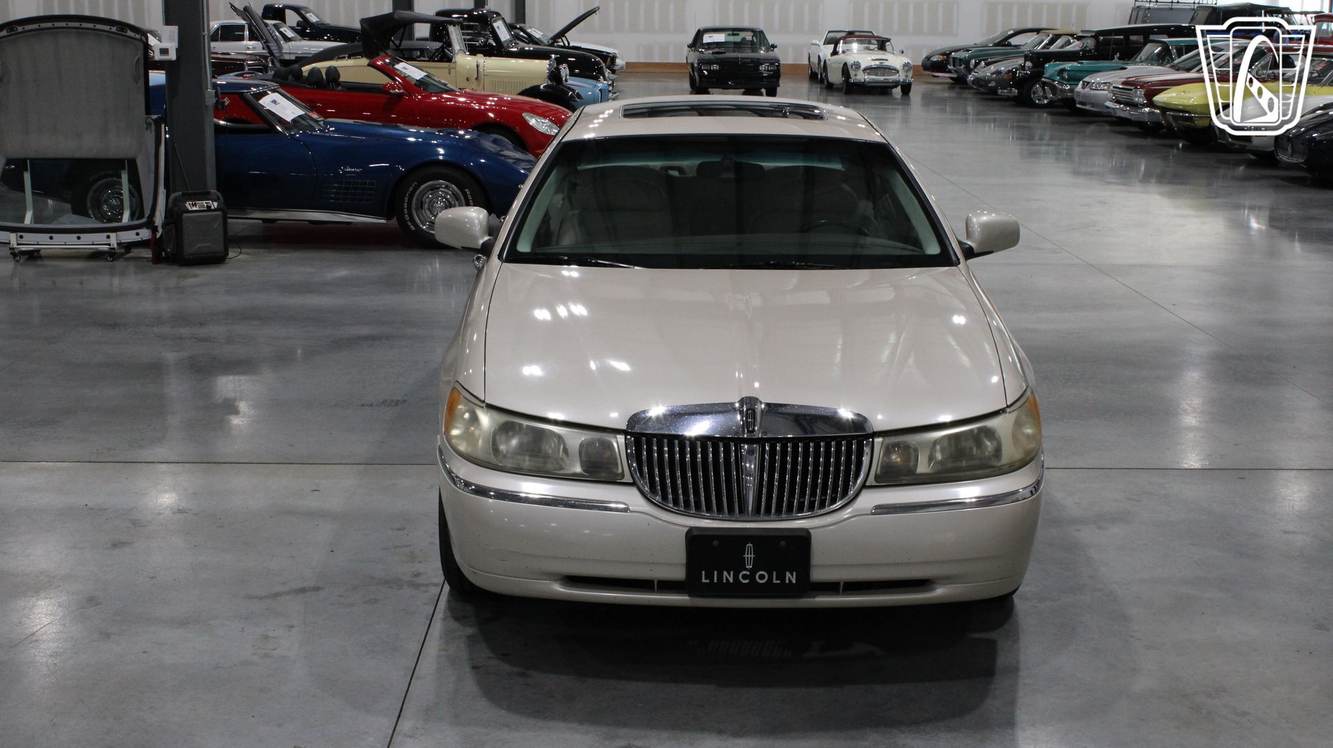 Used 1999 Lincoln Town Car Cartier RWD image 39