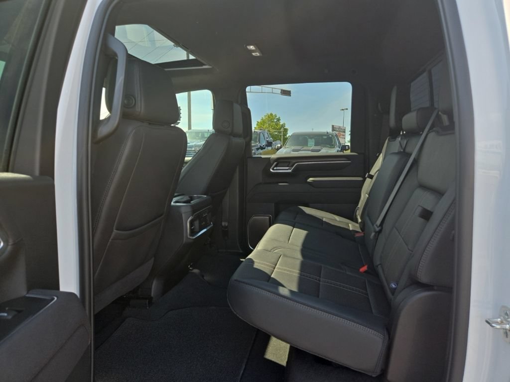 Certified 2025 Chevrolet Silverado 2500 High Country w/ High Country Premium Package AWD/4WD image 11