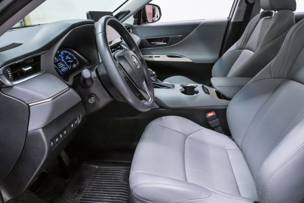 Used 2023 Toyota Venza Limited AWD/4WD image 9