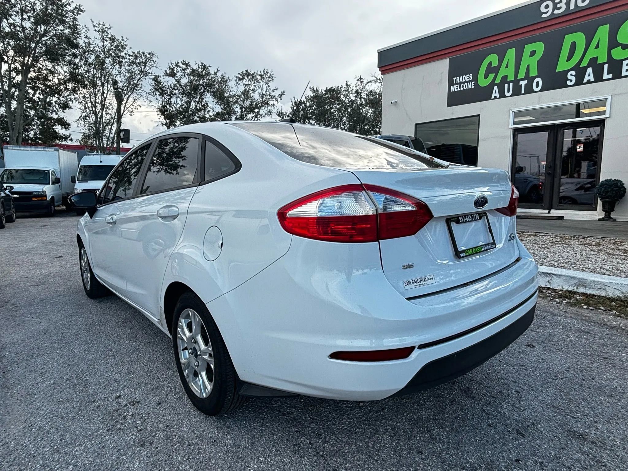 Used 2014 Ford Fiesta SE w/ Comfort Package image 9