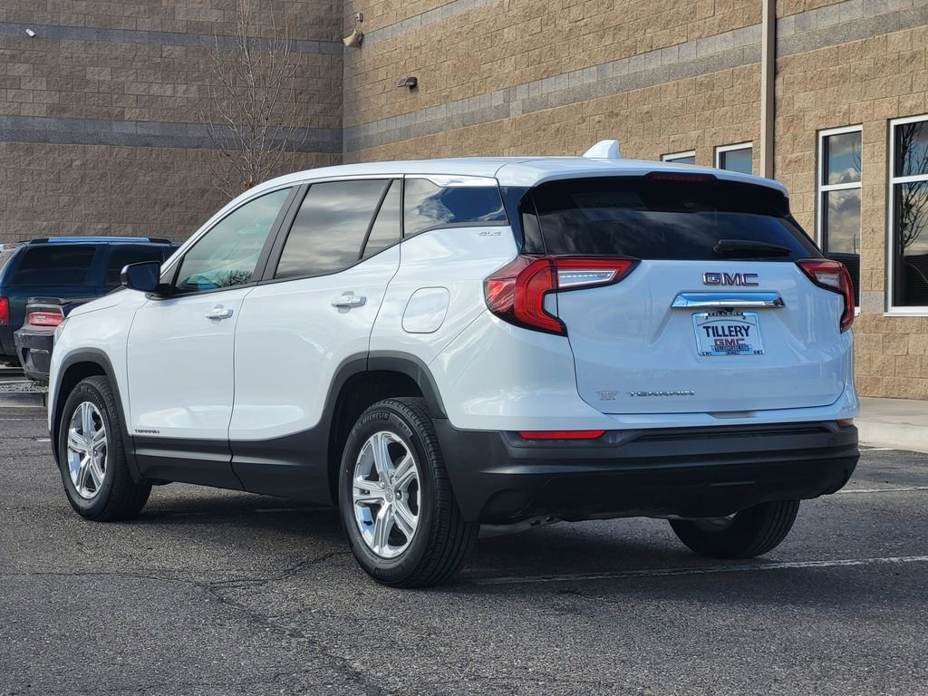 Used 2024 GMC Terrain SLE image 5