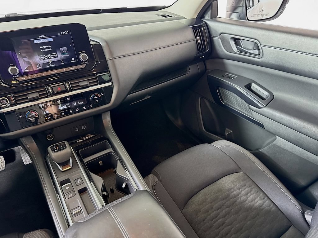 Used 2024 Nissan Pathfinder SV FWD image 22