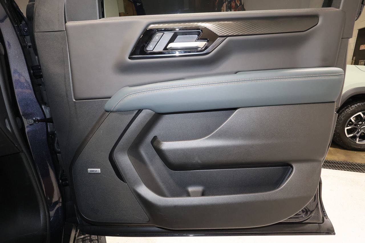 Used 2026 GMC Yukon AT4 w/ AT4 Premium Package AWD/4WD image 22