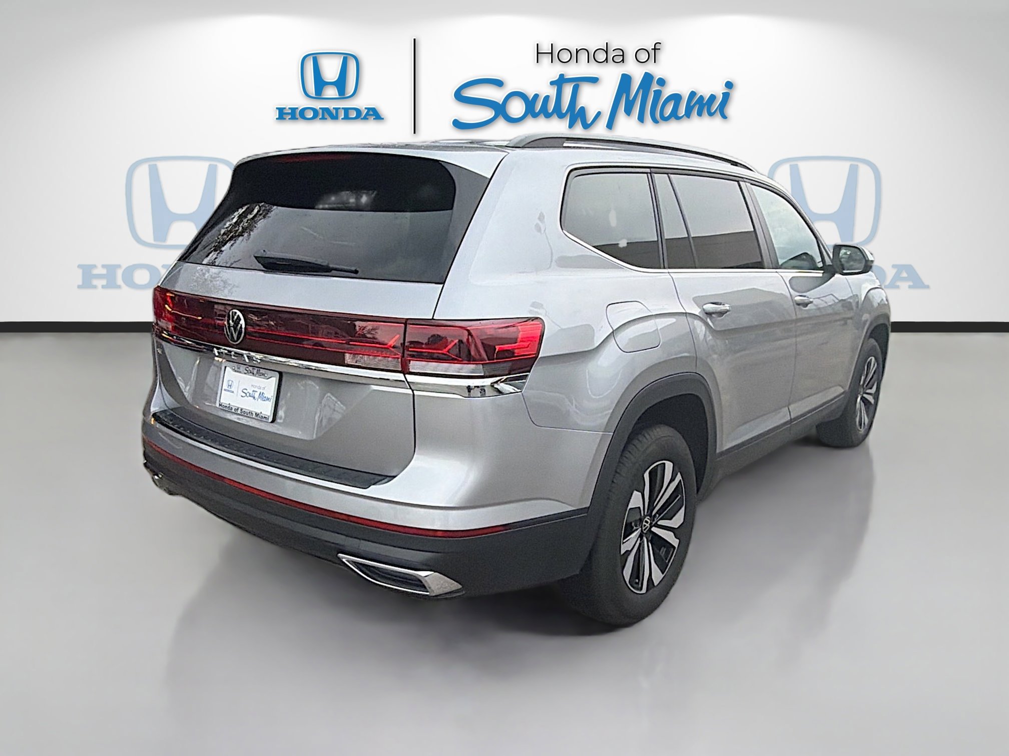Used 2024 Volkswagen Atlas SE image 7