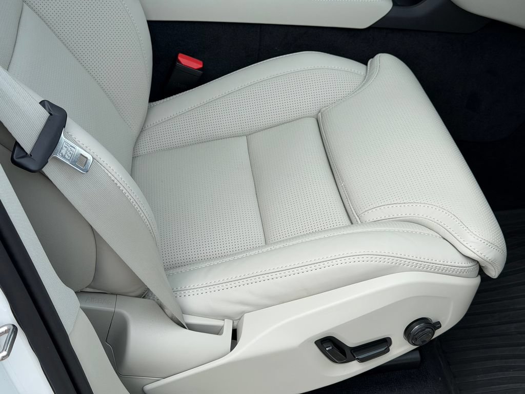 New 2026 Volvo XC90 B6 Ultra w/ Protection Package AWD/4WD image 8