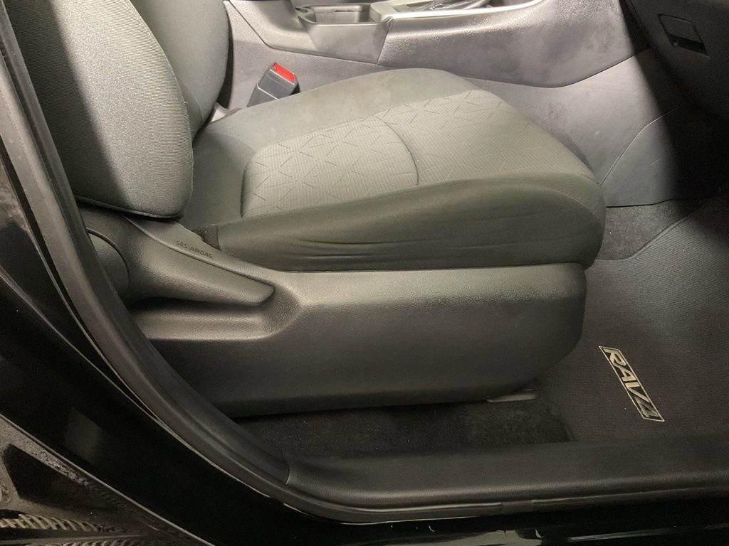 Used 2021 Toyota RAV4 XLE image 35