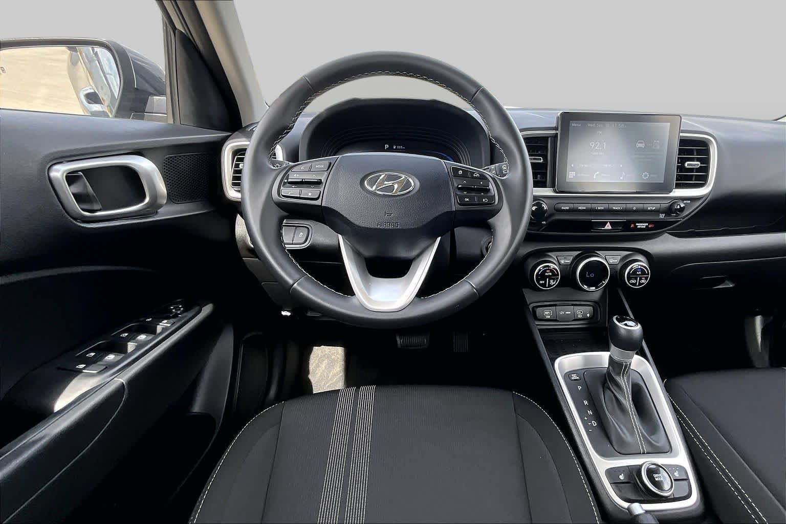 Used 2026 Hyundai Venue SEL FWD image 6