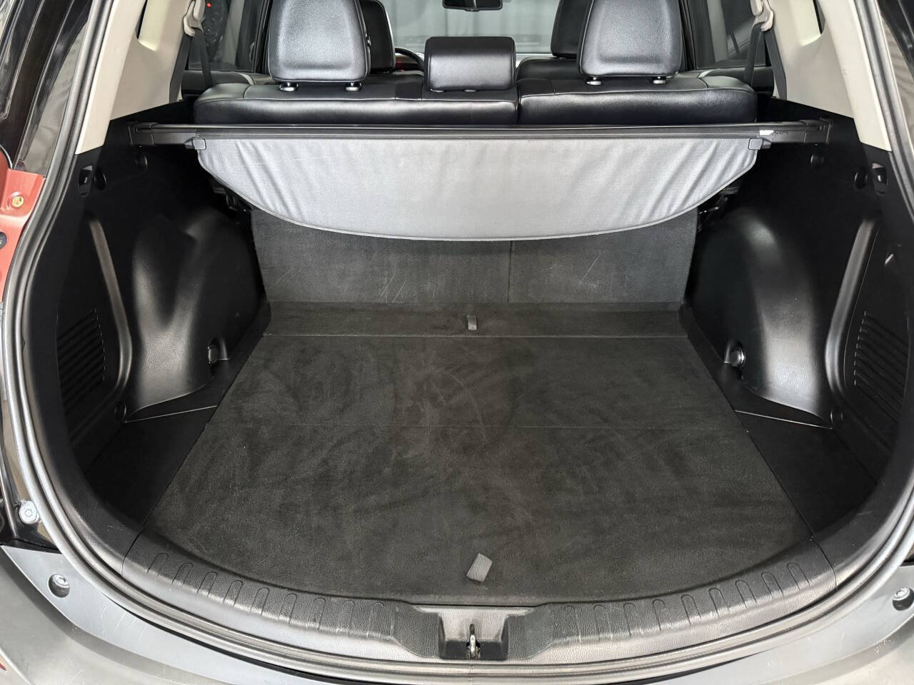 Used 2013 Toyota RAV4 Limited AWD/4WD image 25