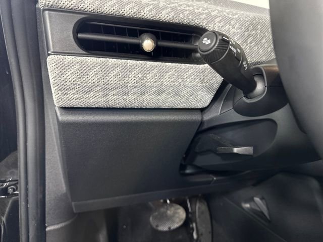 Used 2025 MINI Cooper 2-Door Hardtop image 17