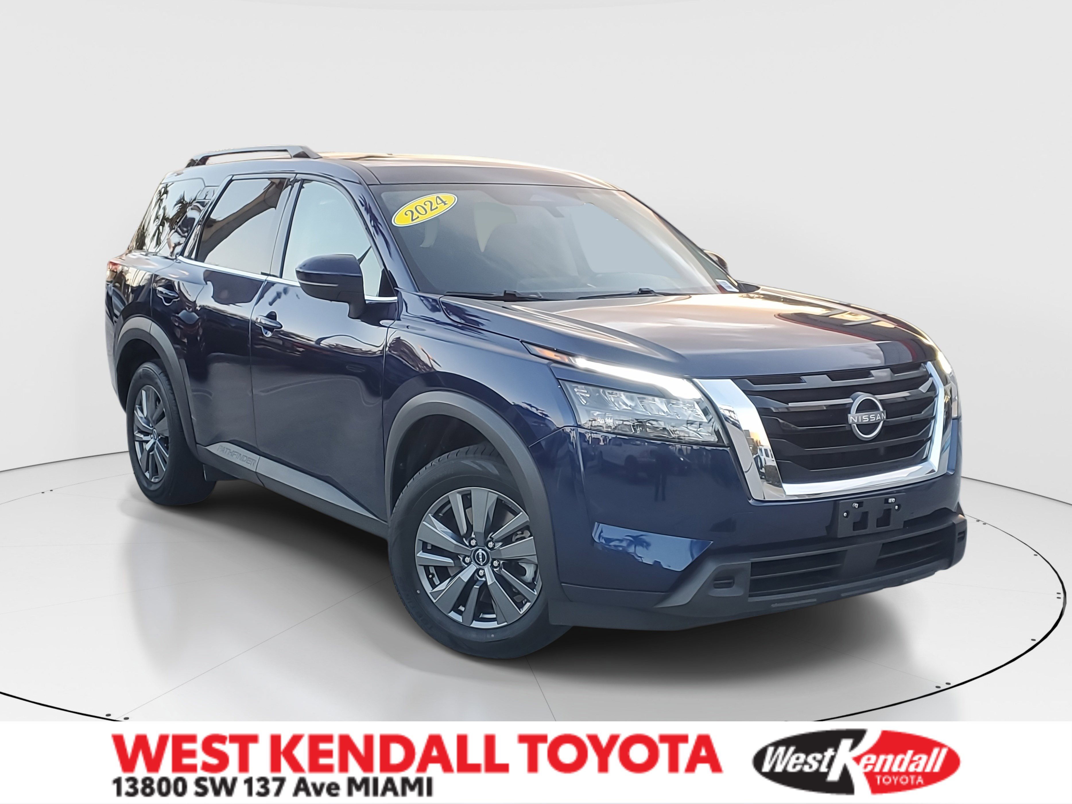 Used 2024 Nissan Pathfinder SV