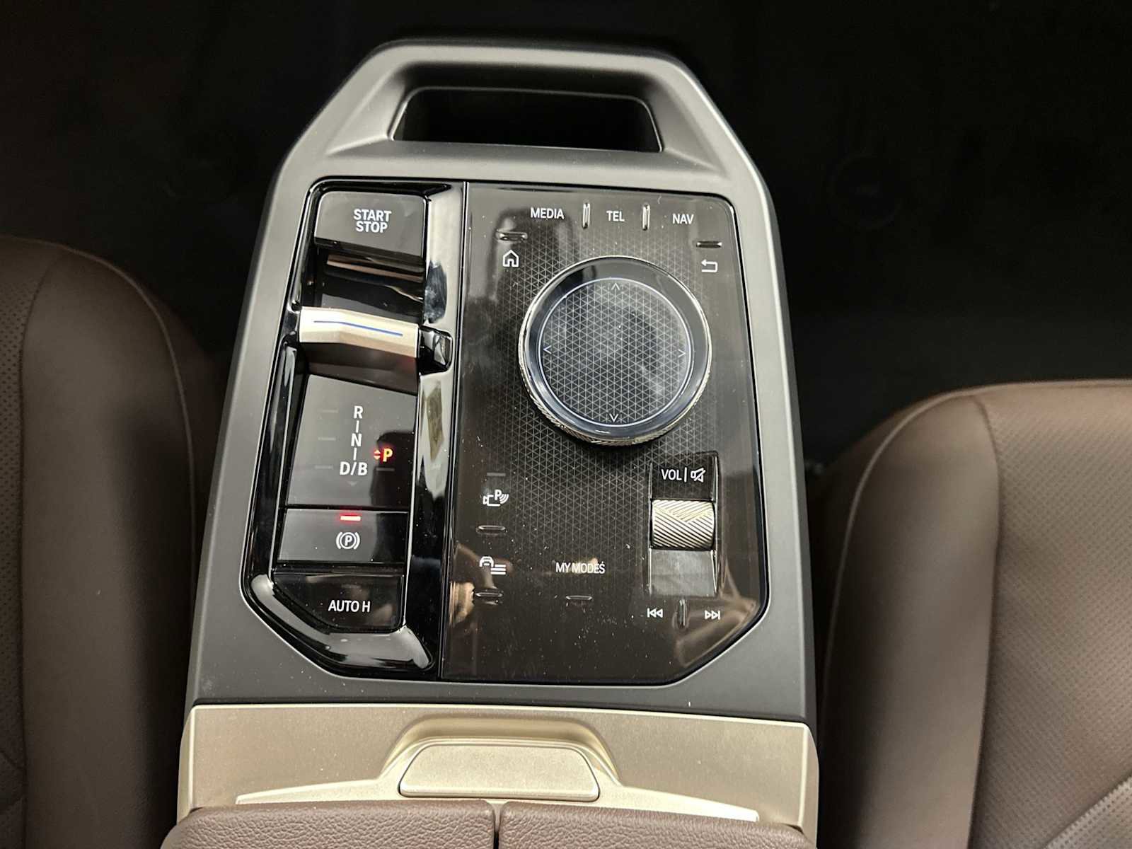 New 2026 BMW iX xDrive60 image 17