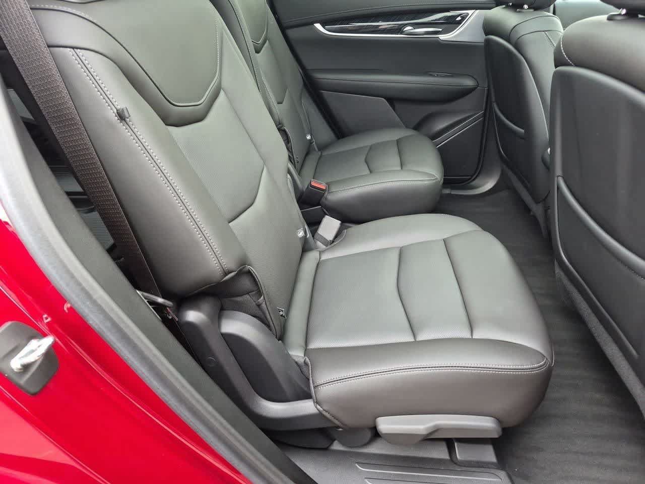 Used 2024 Cadillac XT6 Premium Luxury w/ LPO, Floor Liner Package AWD/4WD image 20