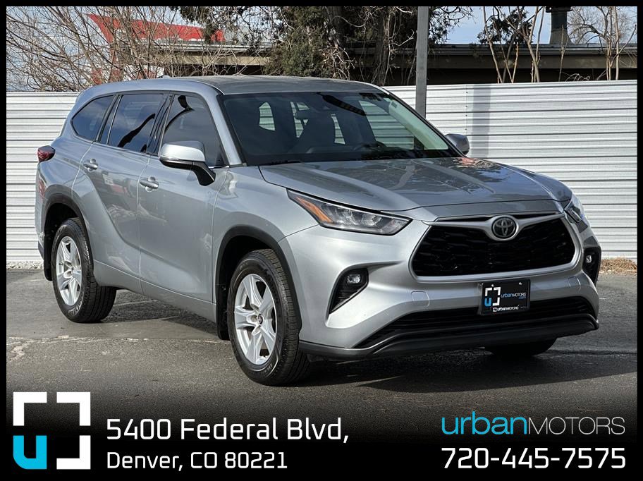 Used 2020 Toyota Highlander LE image 1