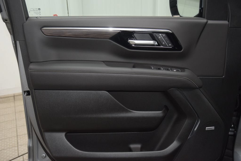 New 2026 Chevrolet Suburban Premier AWD/4WD image 49
