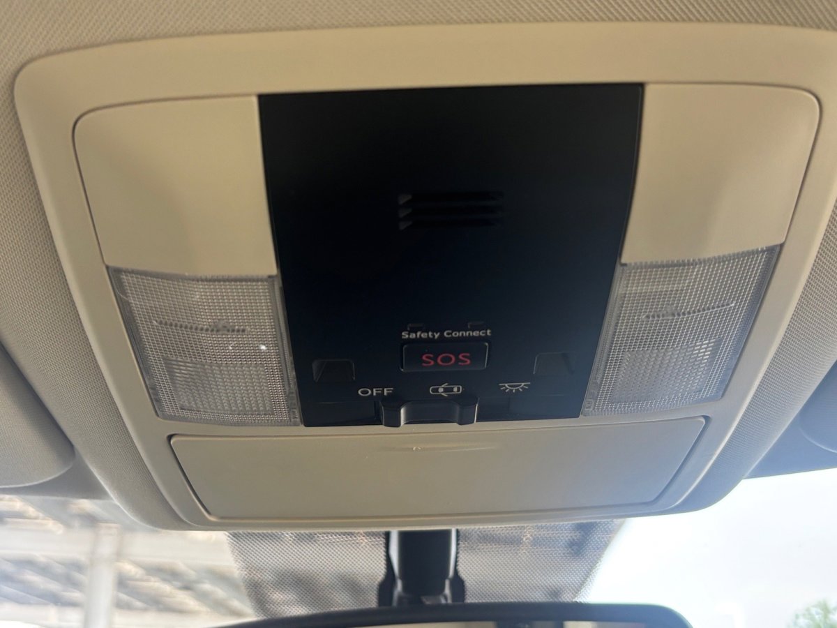 Used 2016 Lexus CT 200h w/ Seat Comfort Package FWD image 7