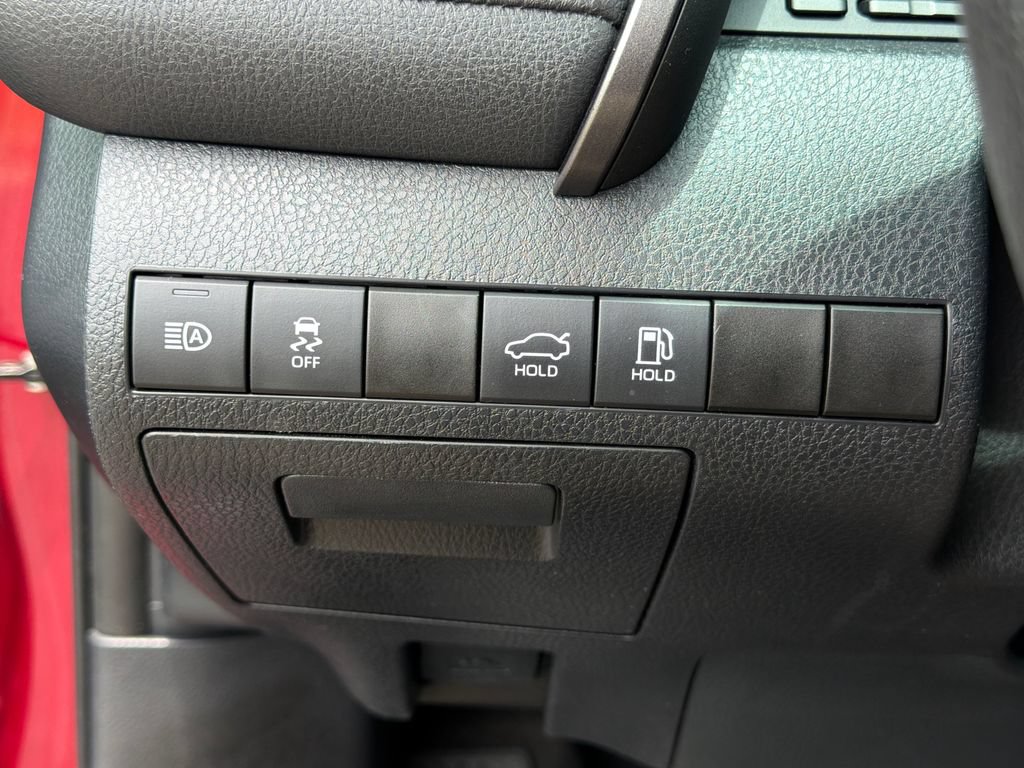 Used 2020 Toyota Camry LE w/ Sunroof Package FWD image 20