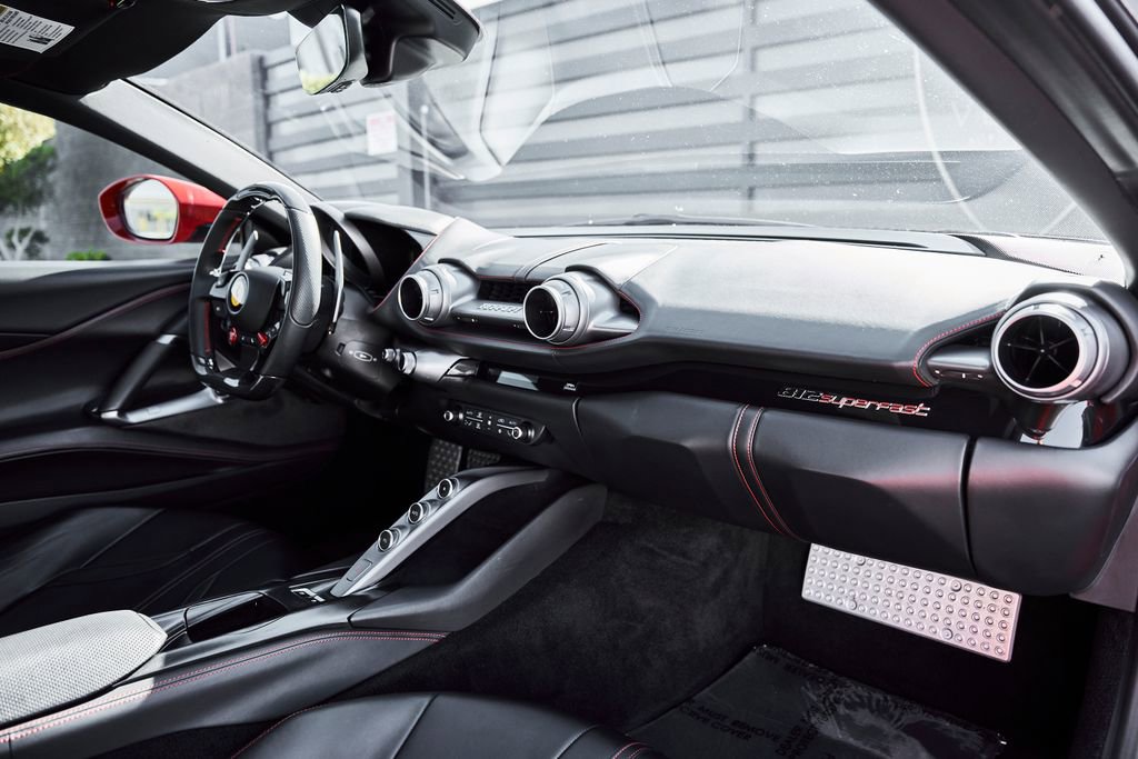 Used 2020 Ferrari 812 Superfast RWD image 39