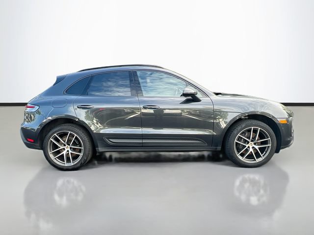 Certified 2024 Porsche Macan AWD/4WD image 8