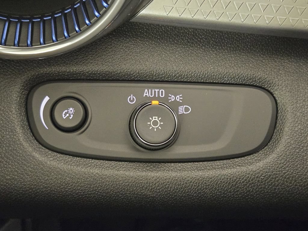 New 2026 Chevrolet Trax LT w/ Driver Confidence Package FWD image 22