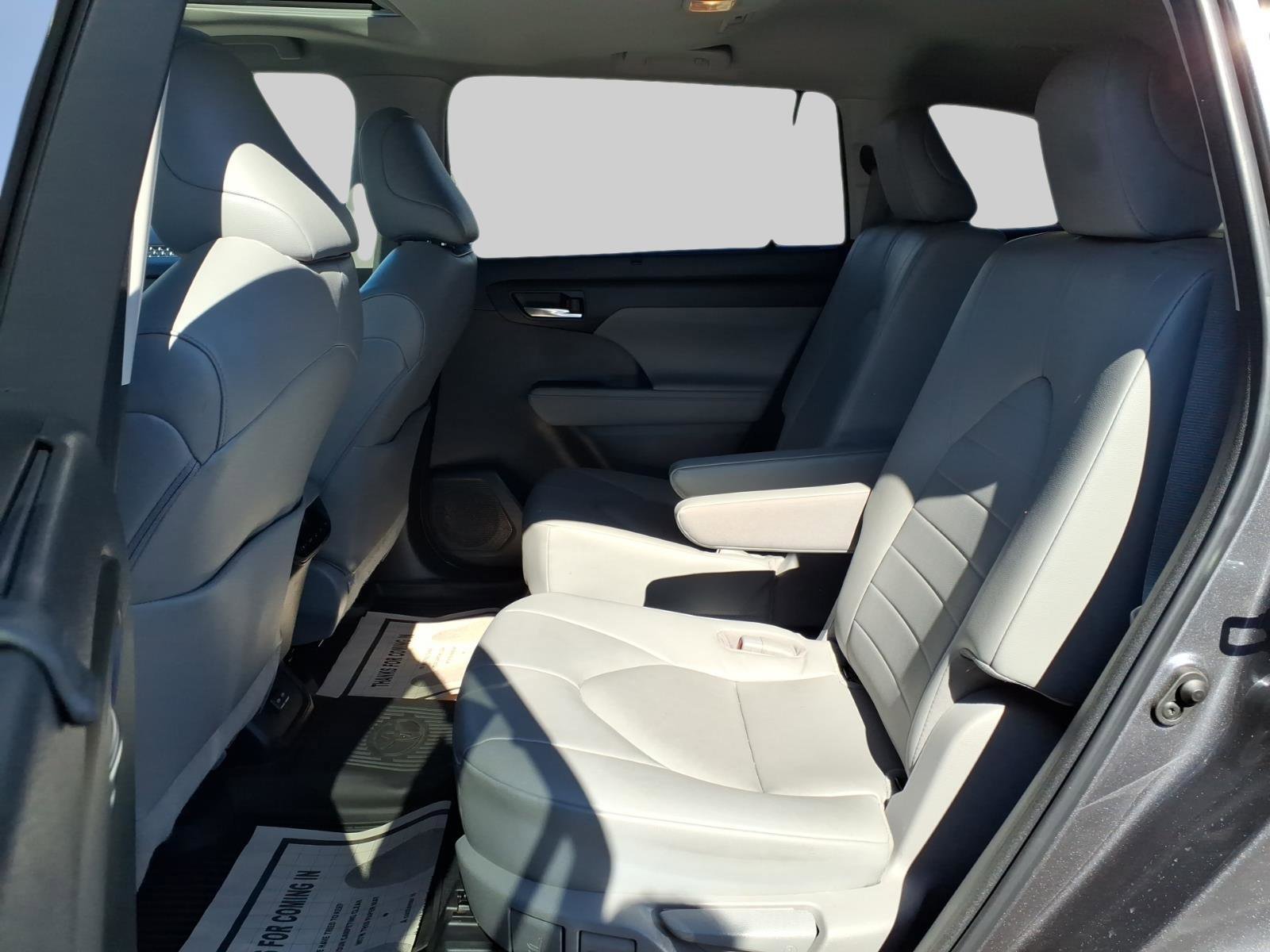 Used 2023 Toyota Highlander XLE w/ Protection Package #3 (TMS) image 9
