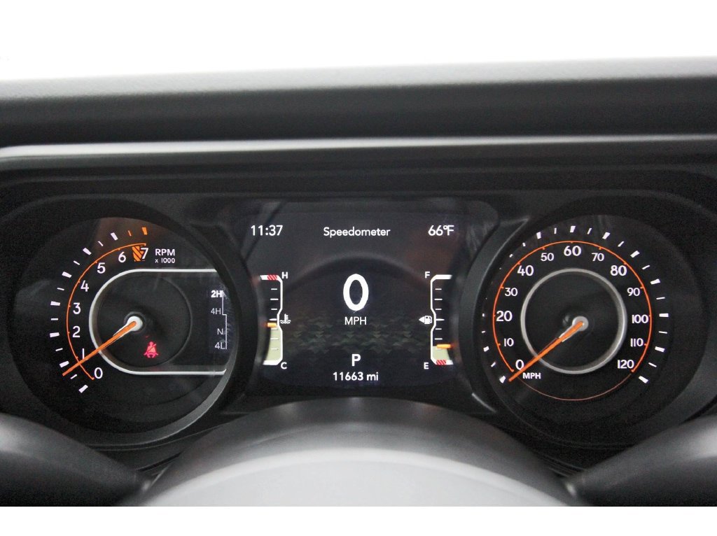 Used 2025 Jeep Gladiator Mojave w/ Convenience Group AWD/4WD image 13