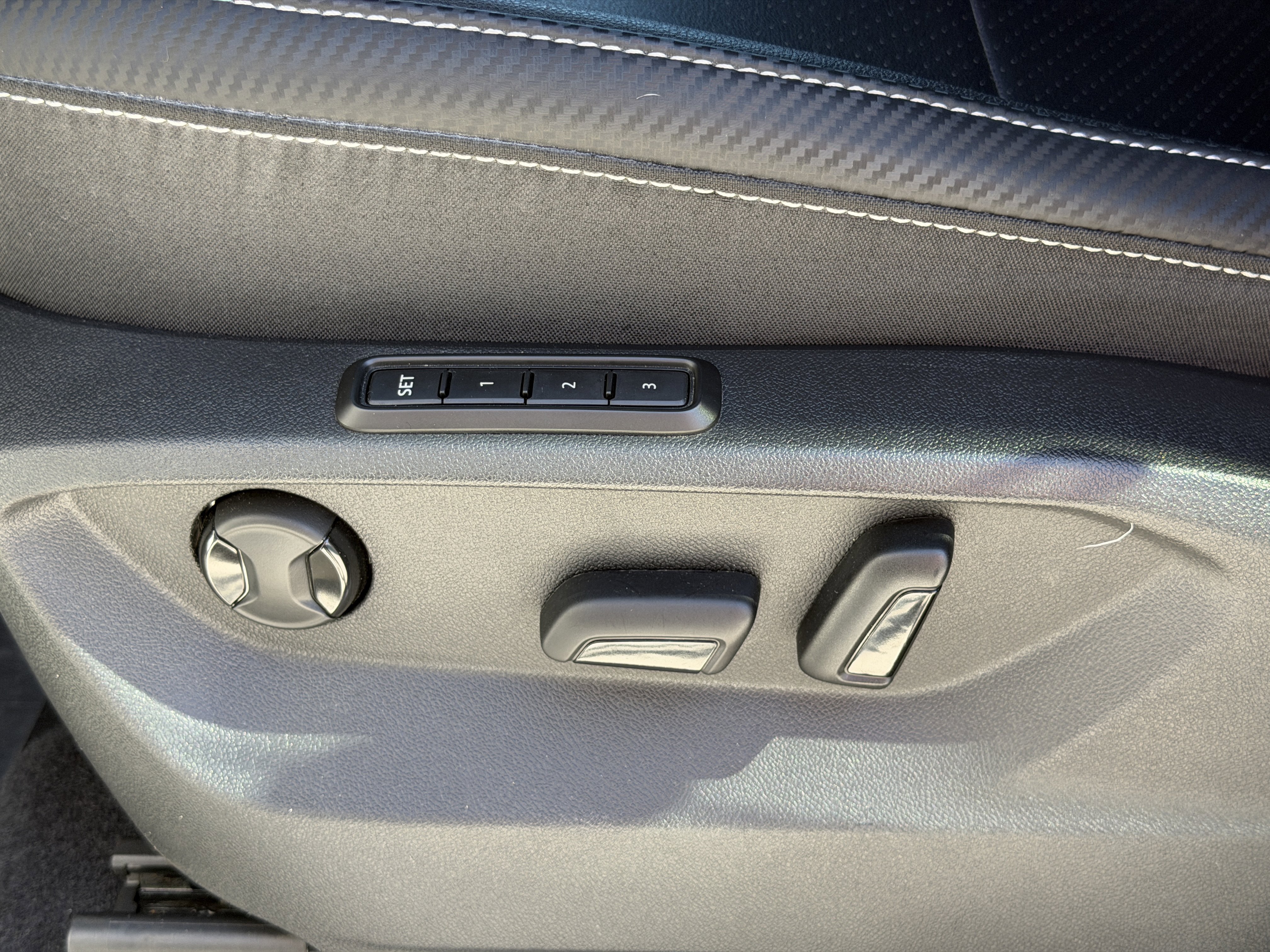 Used 2023 Volkswagen Atlas Cross Sport SEL R-Line image 17