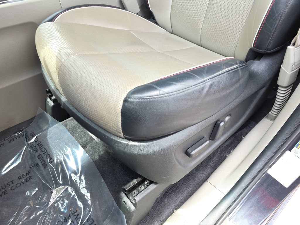 Used 2020 Kia Sedona EX FWD image 27