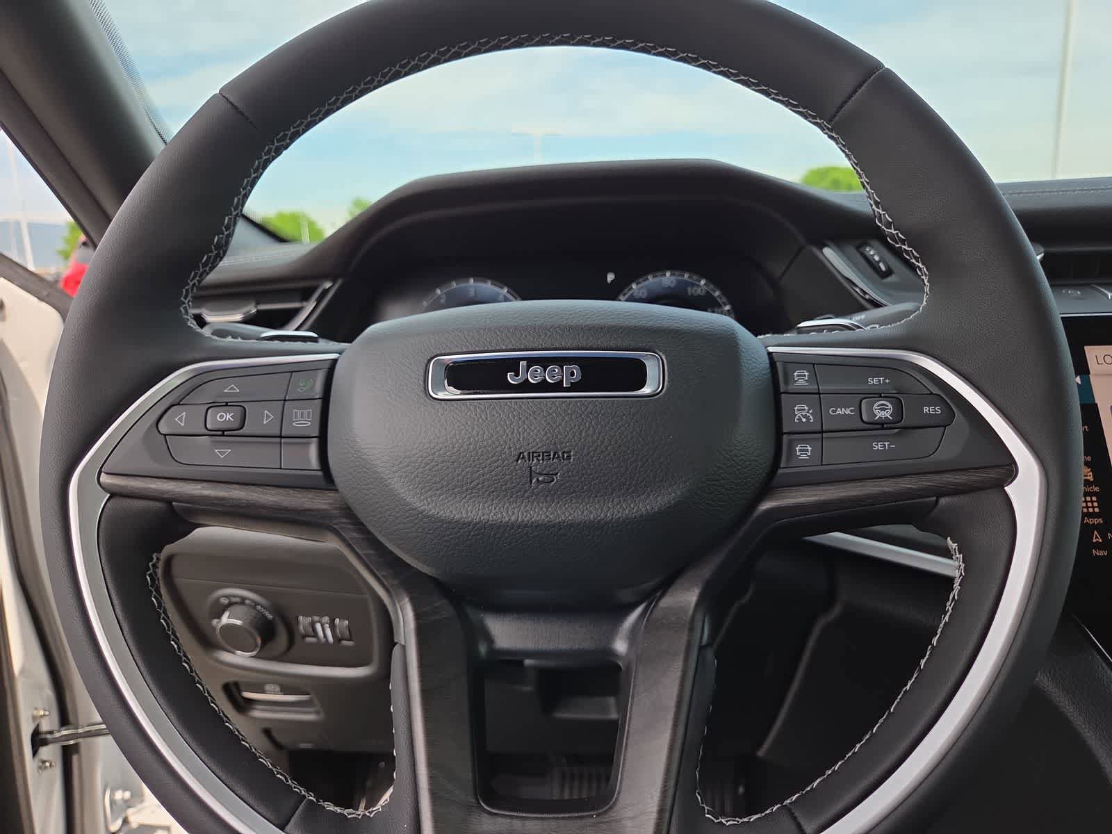 New 2026 Jeep Grand Cherokee Altitude AWD/4WD image 23