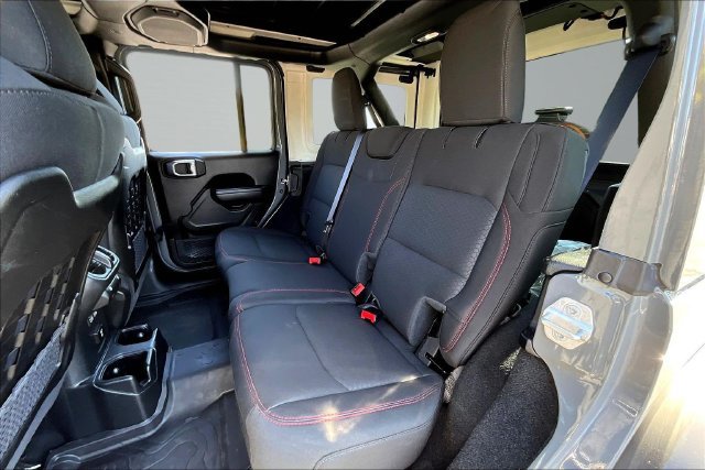 Used 2022 Jeep Wrangler Unlimited Rubicon w/ Steel Bumper Group AWD/4WD image 22