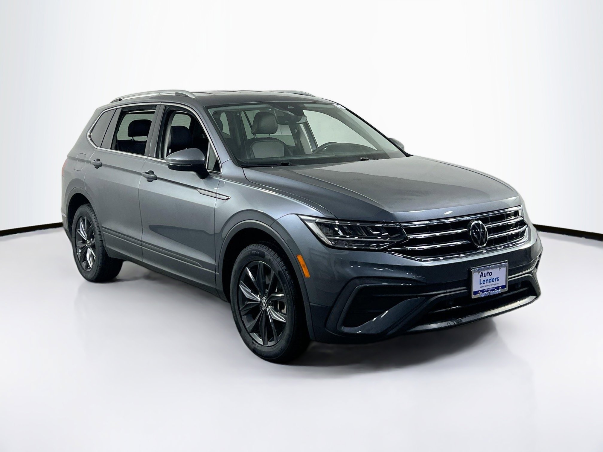 Used 2022 Volkswagen Tiguan SE AWD/4WD image 3