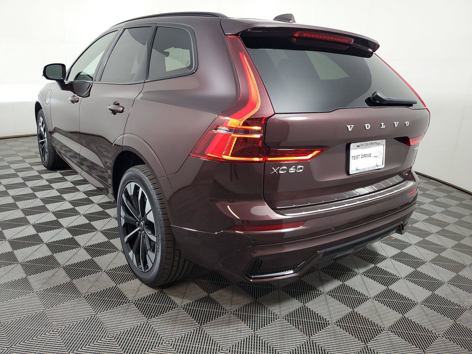 New 2026 Volvo XC60 T8 Plus w/ Protection Package Premier AWD/4WD image 4