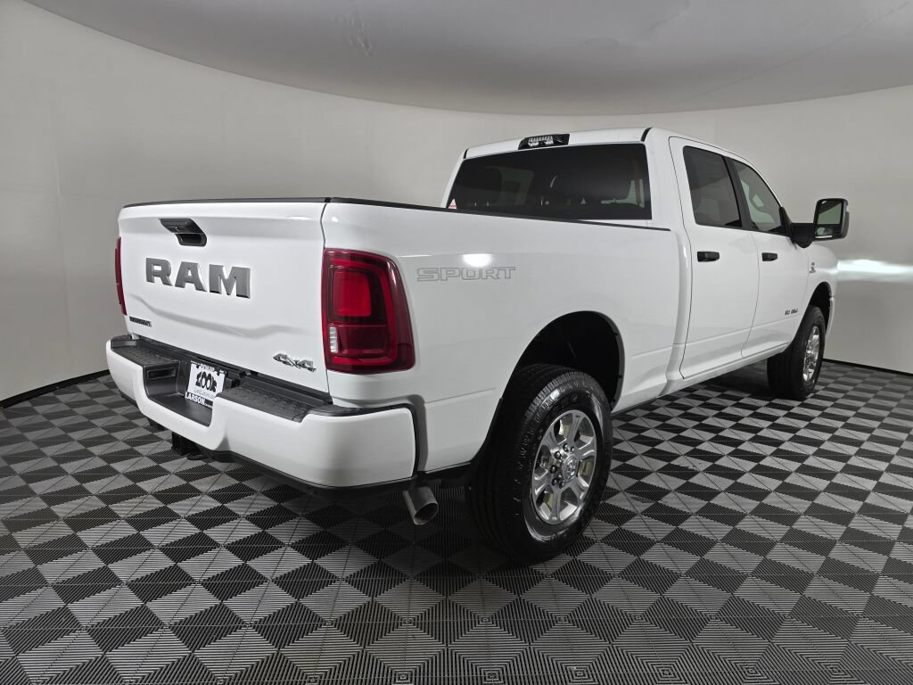 New 2026 RAM 3500 Big Horn AWD/4WD image 4