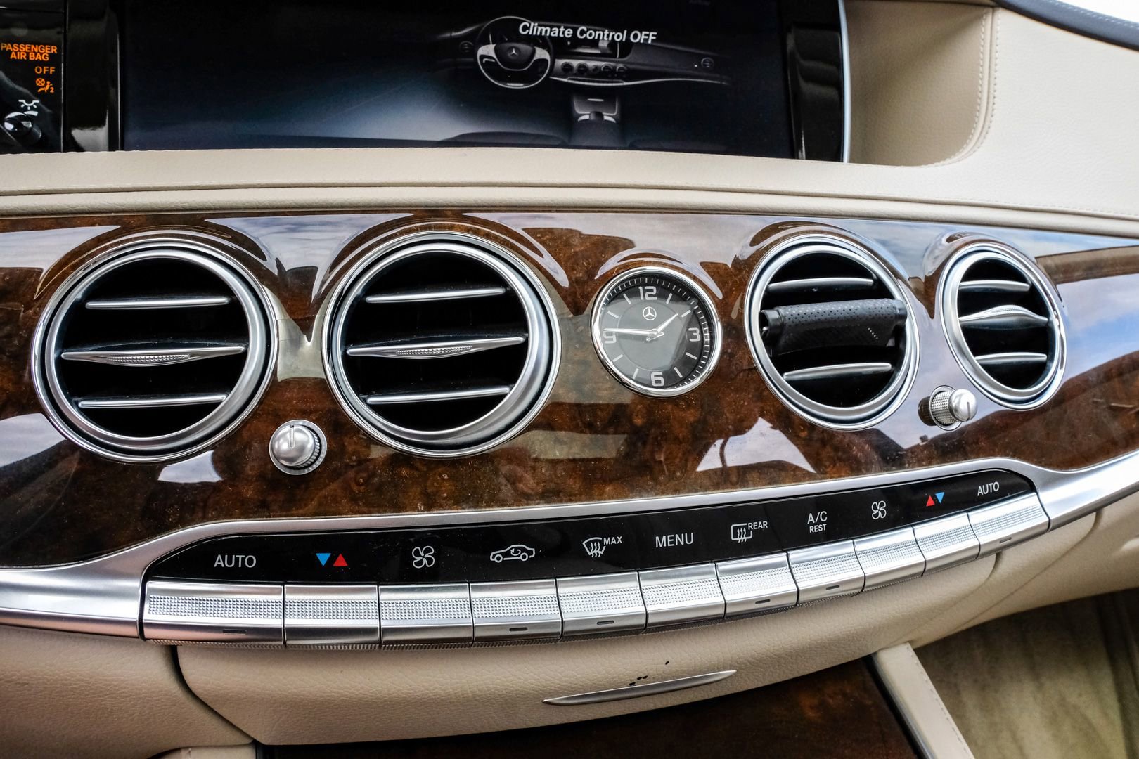 Used 2015 Mercedes-Benz S 550 Sedan w/ Sport Package image 27