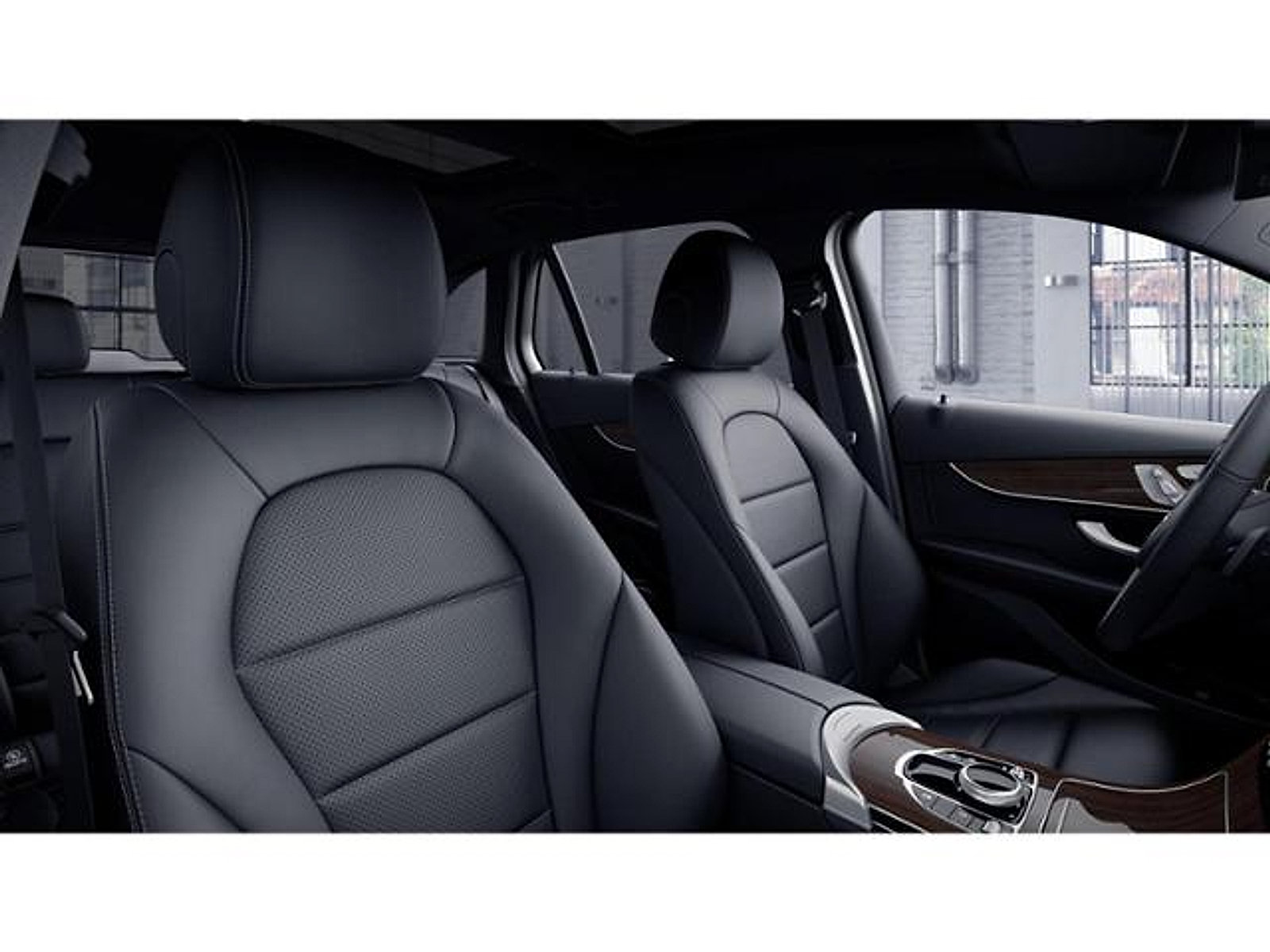 Used 2019 Mercedes-Benz GLC 300 image 4
