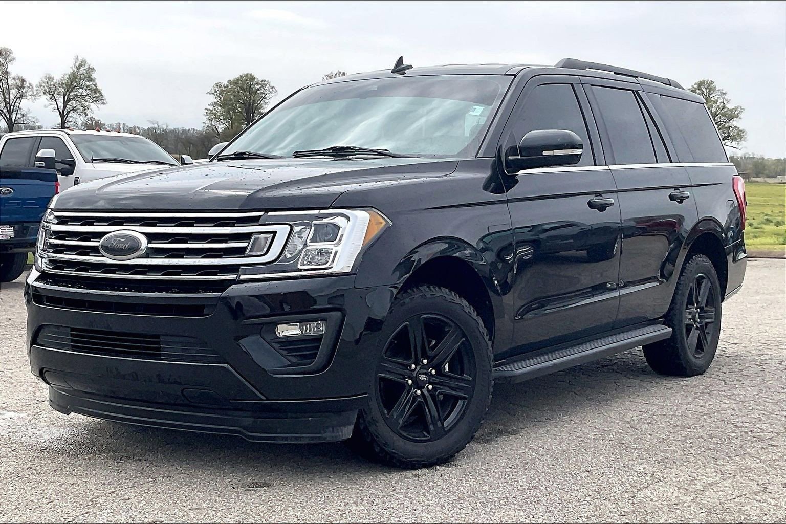 Used 2020 Ford Expedition XLT w/ Equipment Group 201A image 2