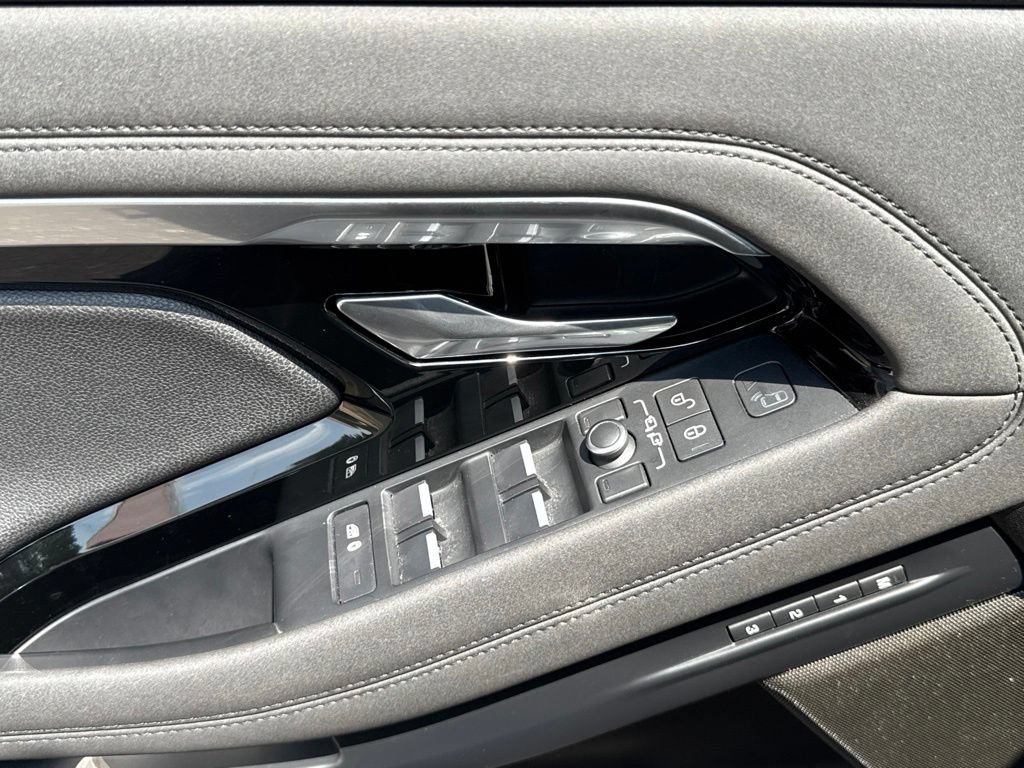 Used 2020 Land Rover Range Rover Evoque R-Dynamic SE AWD/4WD image 30