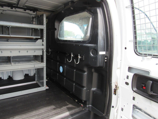 Used 2018 Chevrolet Express 2500 w/ Driver Convenience Package RWD image 17